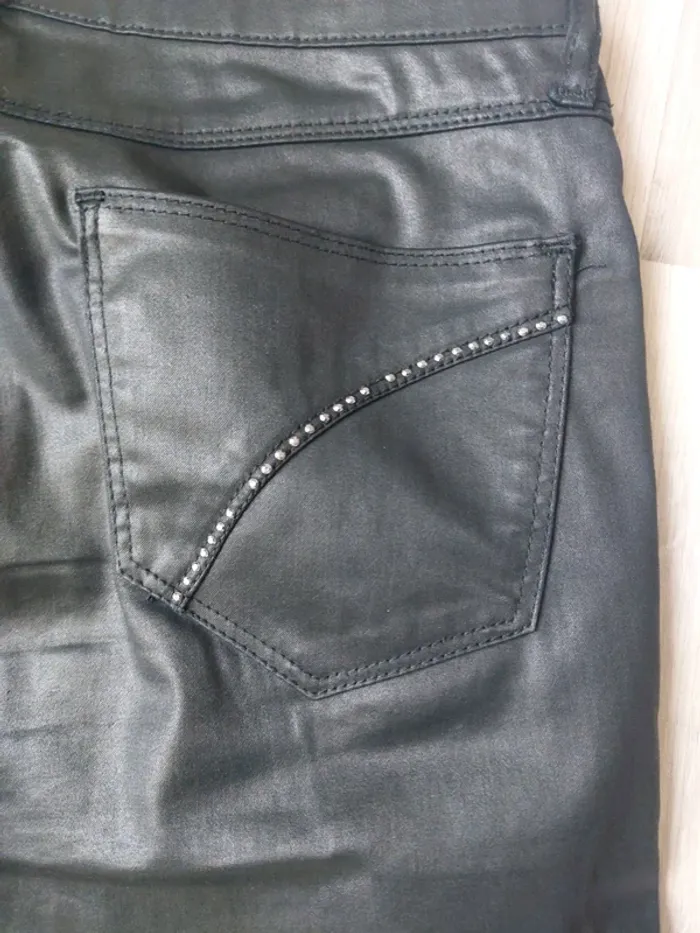 Pantalon enduit noir "Kanopé" - photo numéro 5