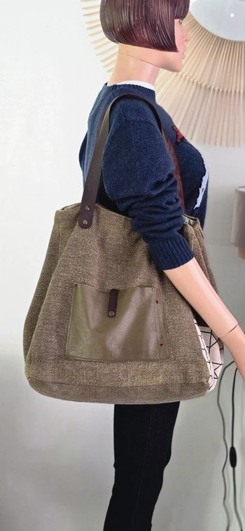 Cabas  sac fait Main Grand  modèle xxl  pièce unique très pratique et Tendance