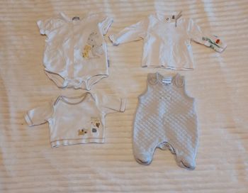 Lot de vêtements naissance 1 mois
