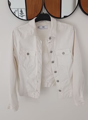 Veste en jeans blanche le  Temps des Cerises