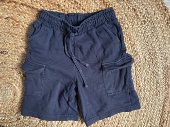 Short décontracté bleu marine 5-6 ans tbe