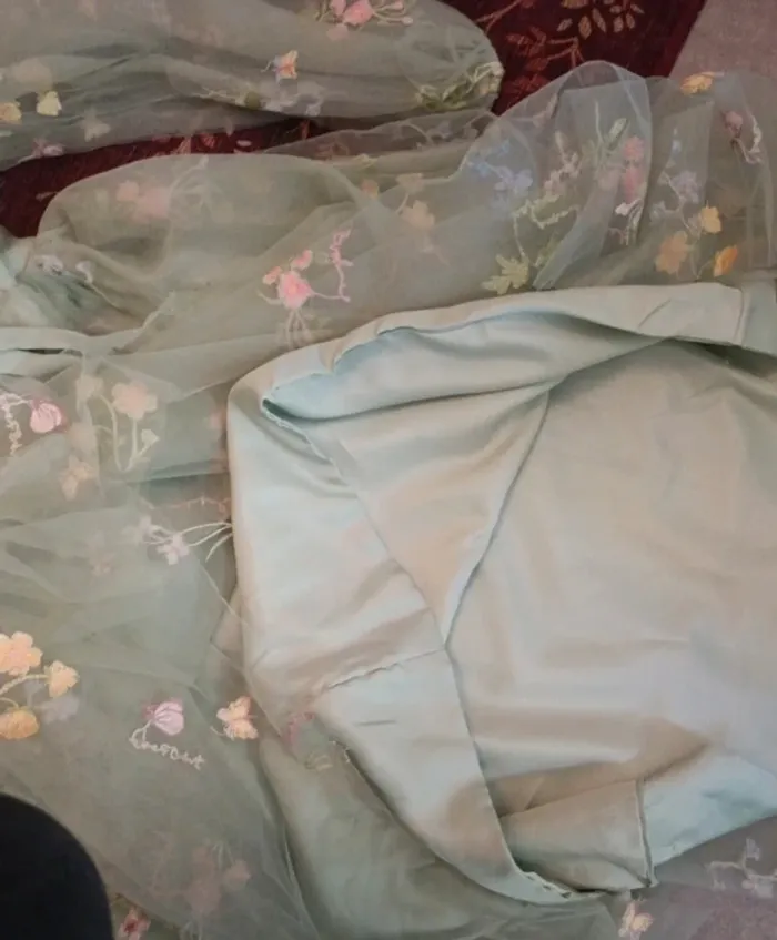 Robe de bal de promo vert sauge brodée à fleurs corset et tulle - photo numéro 7