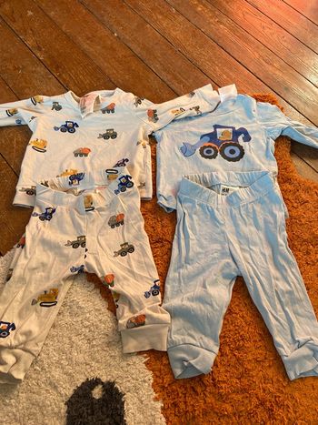 Deux pyjamas deux pièces H&M