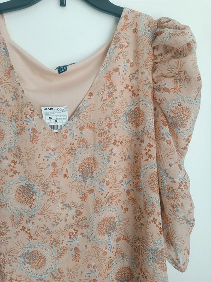 Blouse à fleurs et manches froncées Taille M Kiabi Neuf avec étiquettes
