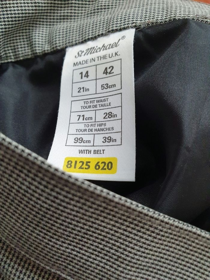 Jupe dtoite pied de poule Marks & Spencer taille 38 - photo numéro 5