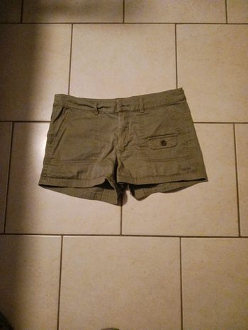 Short kaki T42