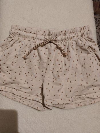 Short h&M taille 110 cm