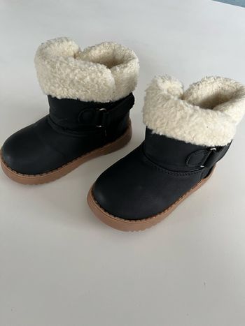 Boots noir bébé fille moumoute taille 22