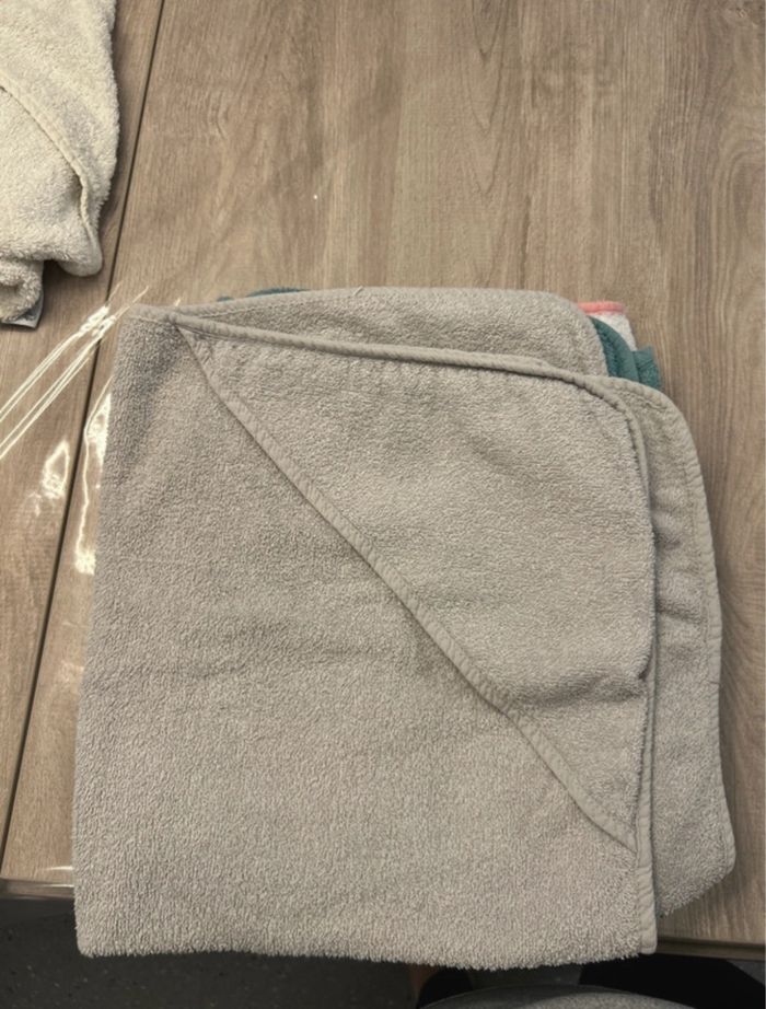 Lot cape de bain - photo numéro 2