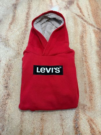 Sweat Levis 