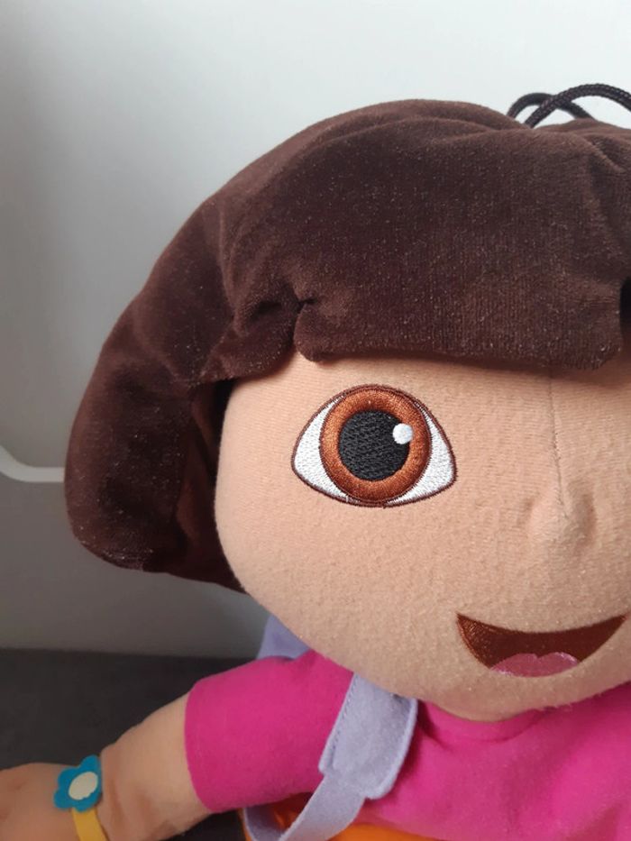 Peluche / Doudou grande Dora l'exploratrice de 2005 - photo numéro 2