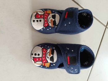 Chaussons de noël bleu marine taille 21 23 mixte