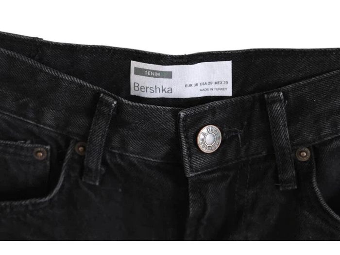 C59 short jeans noir Bershka 36 - photo numéro 3