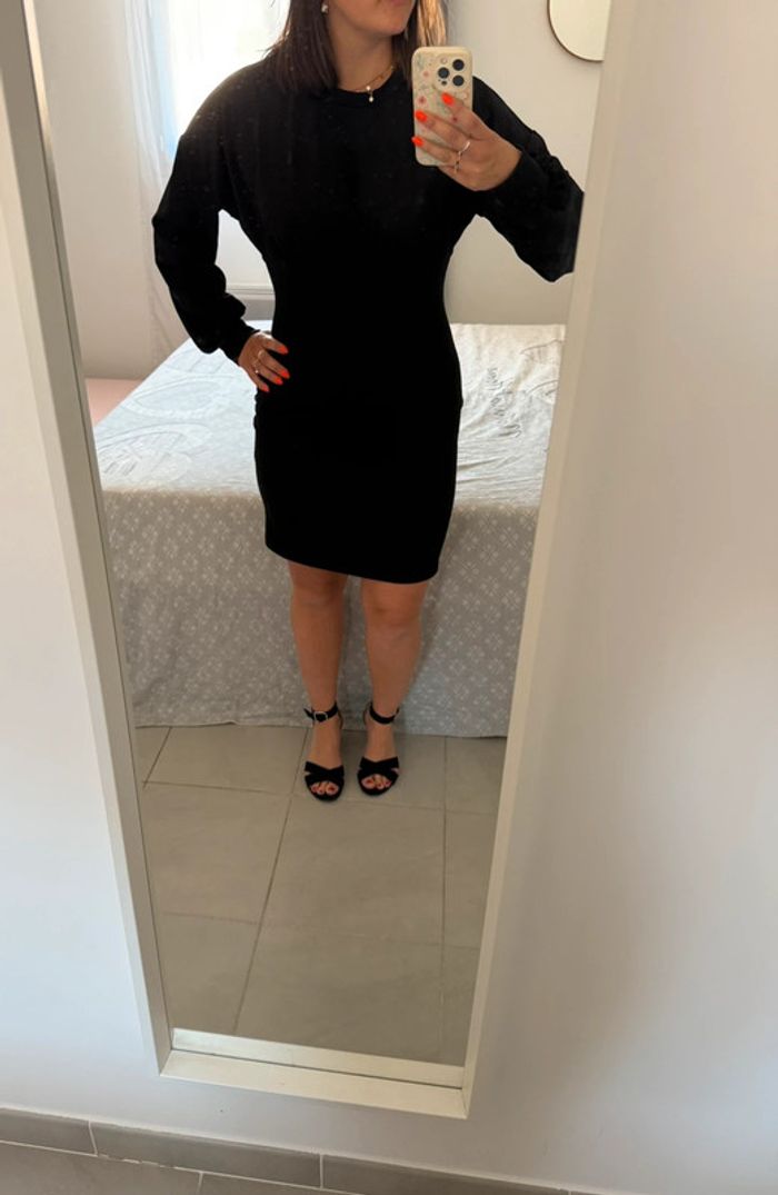 Robe moulante noire manches longues taille s