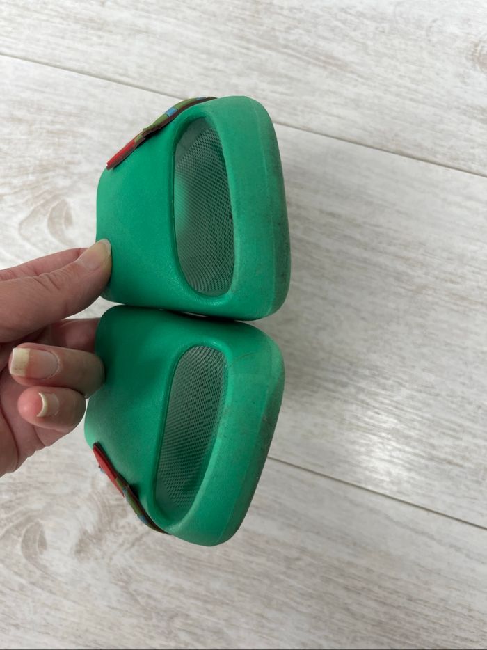 Claquettes vertes taille 24/25 - photo numéro 6