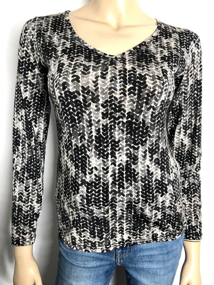 Tres Jolie blouse moulante Pascal Morabito taille 36 estimée
