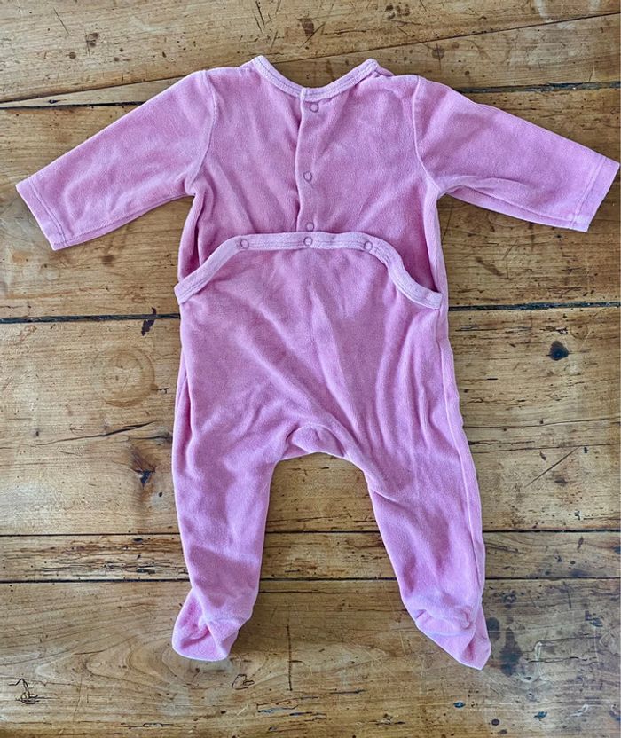 Lot 1 pyjama, 2 bodys 6 mois - photo numéro 2