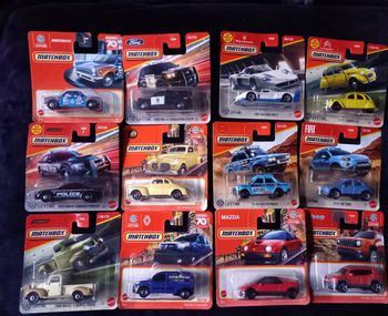 Lot de 12 voitures Miniatures : Matchbox (divers modèles)