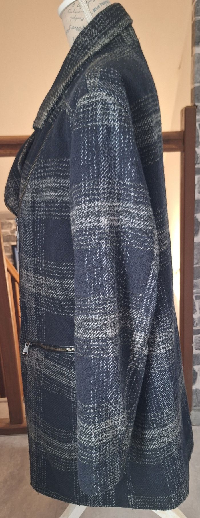 Manteau zippé bleu marine et gris à carreaux grande taille - photo numéro 5