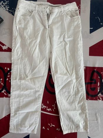 Pantacourt blanc taille 38/40 candae