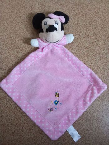 Doudou carré , bébé fille, mouchoir Minnie rose, blanc, Disney, broderie motif papillon, fleur, abeille, carré