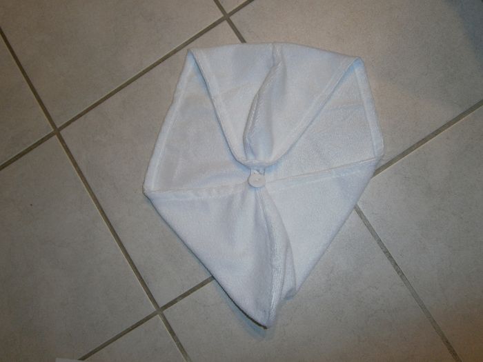 Serviette blanche pour cheveux NEUVE - photo numéro 2