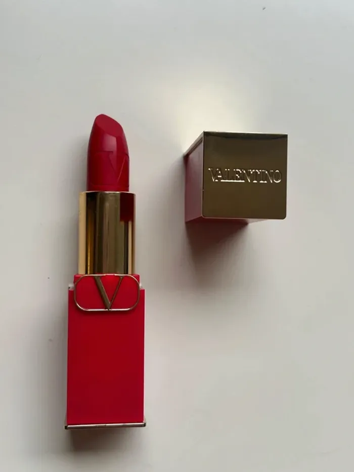 Rouge à lèvres Rosso Valentino neuf nº22R