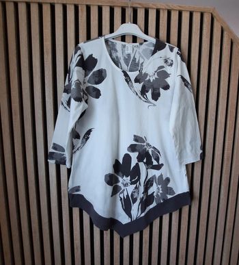 Tunique haut  gris et blanc fleuri T 38