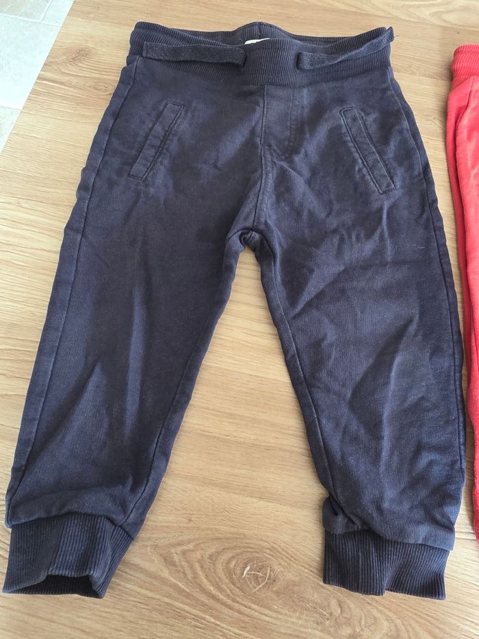 LOT 2 jogging Gemo 24 mois - légers - rouge et bleu marine - photo numéro 2