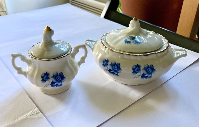 Dînette en porcelaine