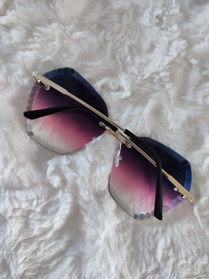 Lunette de soleil dégradé violet et strass - photo numéro 3