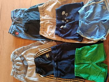 Lot pantalons et shorts 18 mois