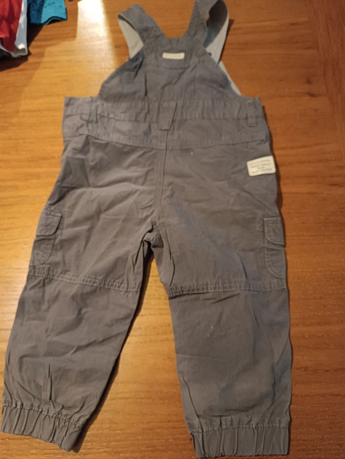 Lot d'un pantalon et d'une salopette 23 mois - photo numéro 3