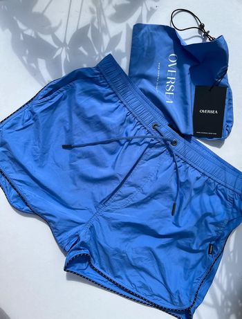 Maillot de bain couleur bleu lila