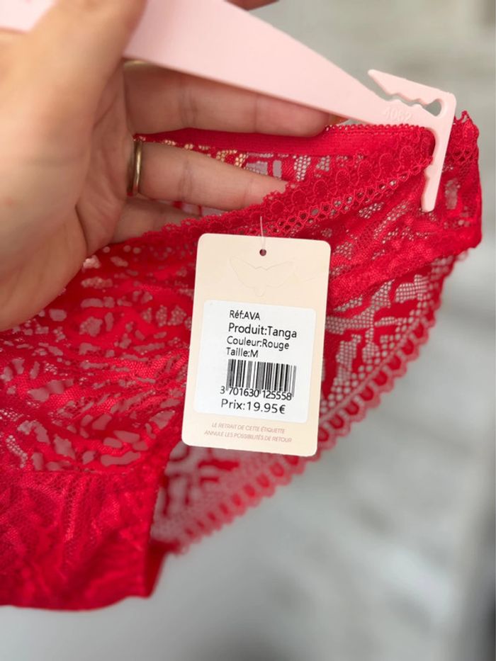 Tanga Les petites bombes - rouge vif dentelle - neuf avec étiquette - taille M/38 - photo numéro 3