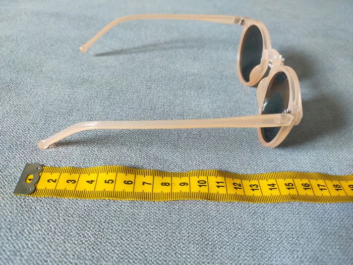 Lunettes de soleil nude – Neuf avec étiquette - photo numéro 7