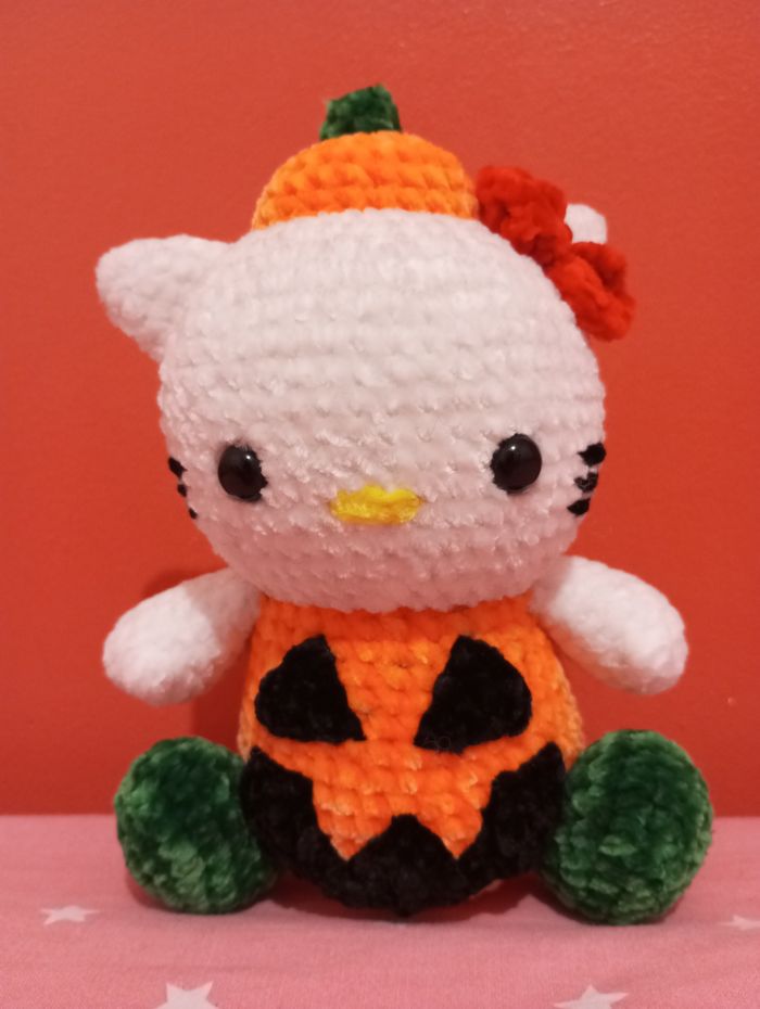 Halloween : Hello Kitty citrouille au crochet - photo numéro 4