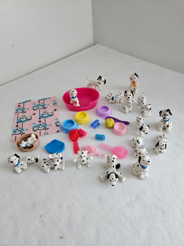 Lot de dalmatiens et accessoires