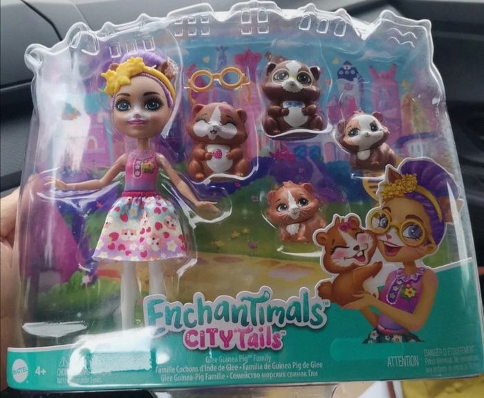 Enchantimals city tails