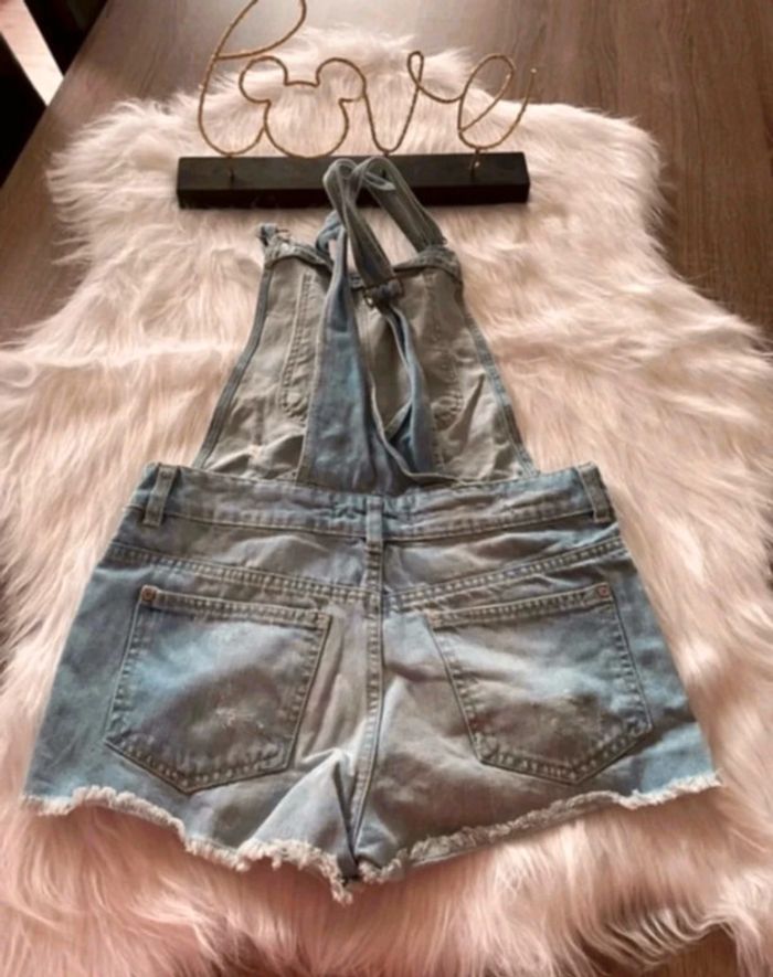 Salopette en jeans 🥰 de chez bershka taille 36 - photo numéro 3