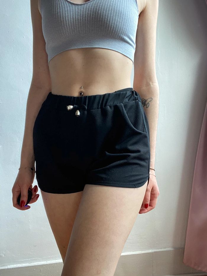 short noir léger taille XS - photo numéro 4