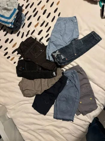 Lots 8 pantalons en 3 mois