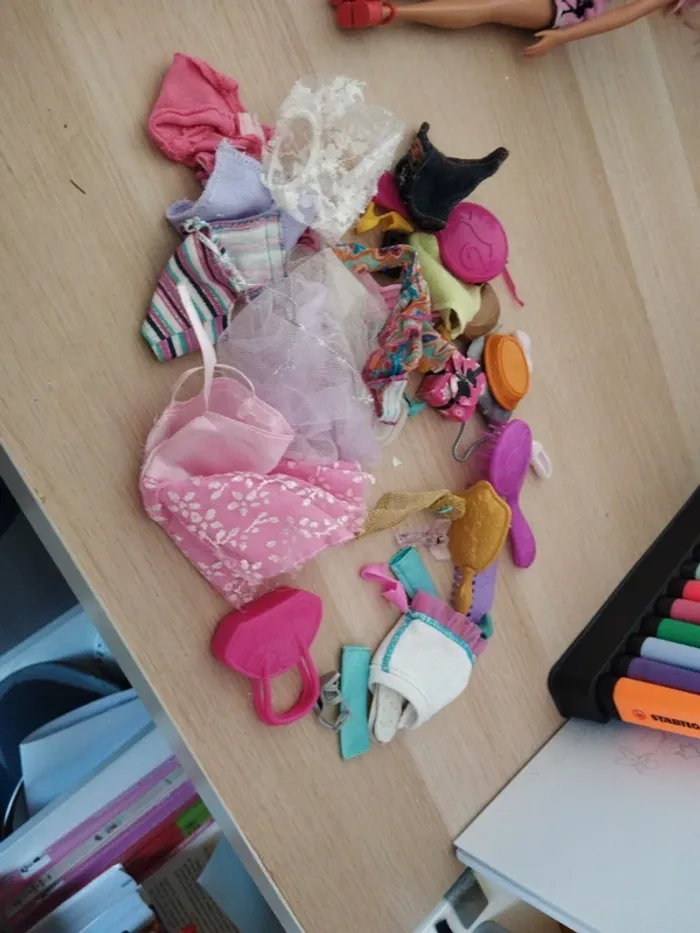 Lot de 9 Barbies - photo numéro 3