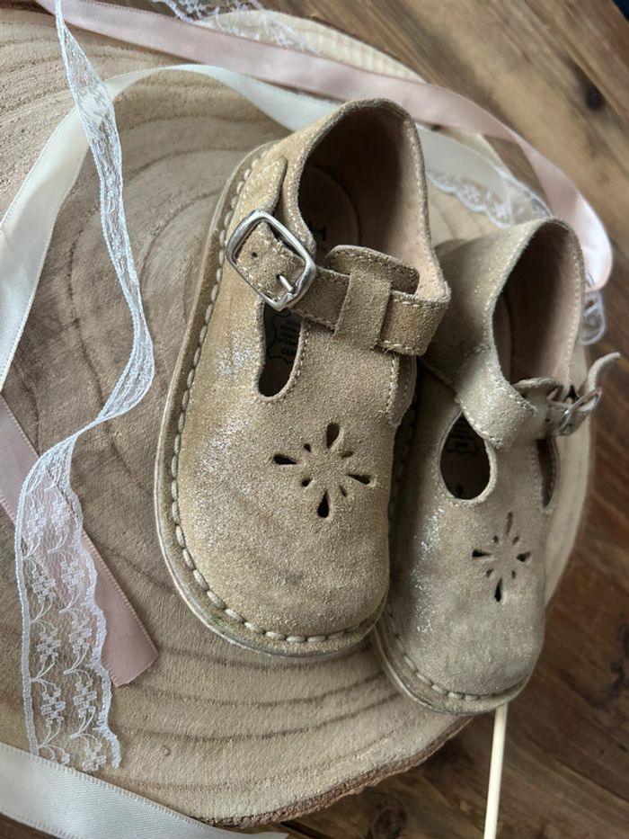 Jolie chaussure Salomé cuir pointure 25 - photo numéro 2