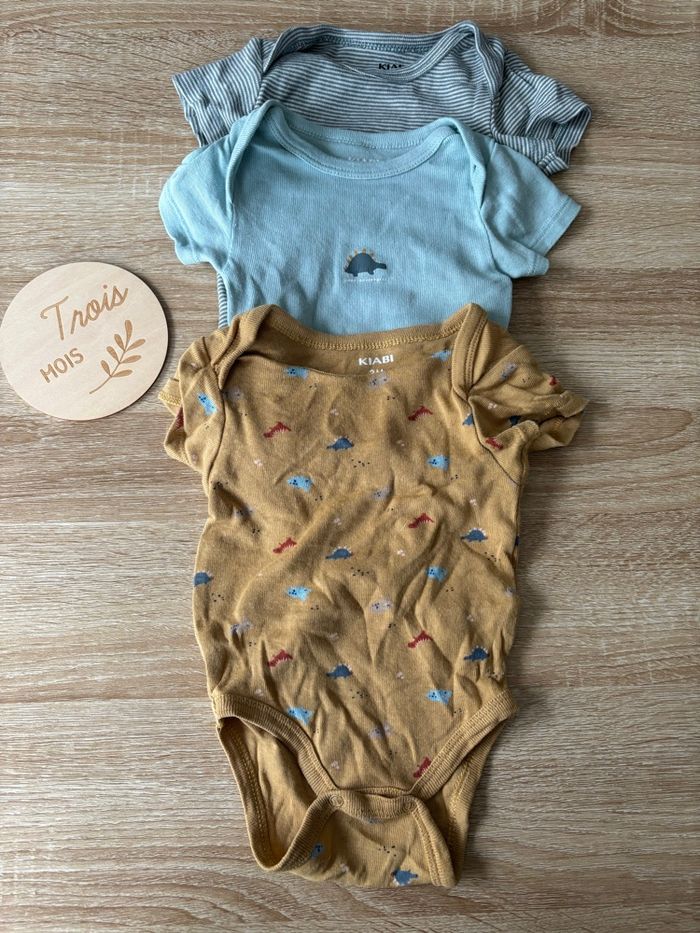 3 bodies manches courtes