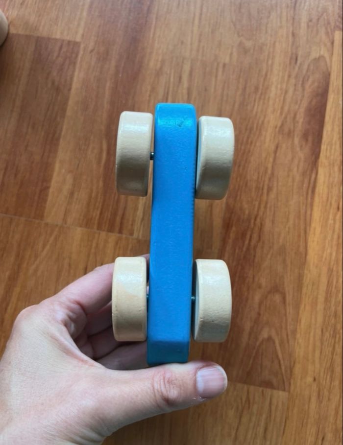 Voiture en bois - photo numéro 3