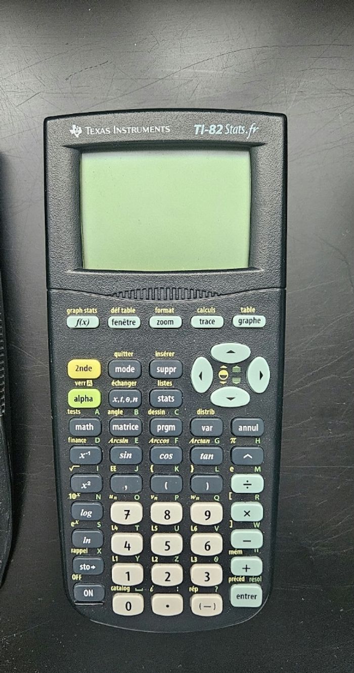 Calculatrice Texas Instruments TI-82 Stats.fr – Graphique & Scientifique