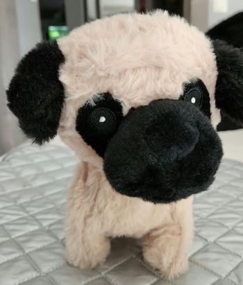 Peluche chien qui marche et aboie