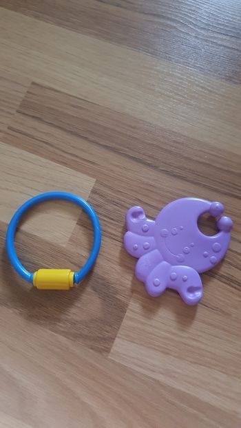 2 hochets de dentition