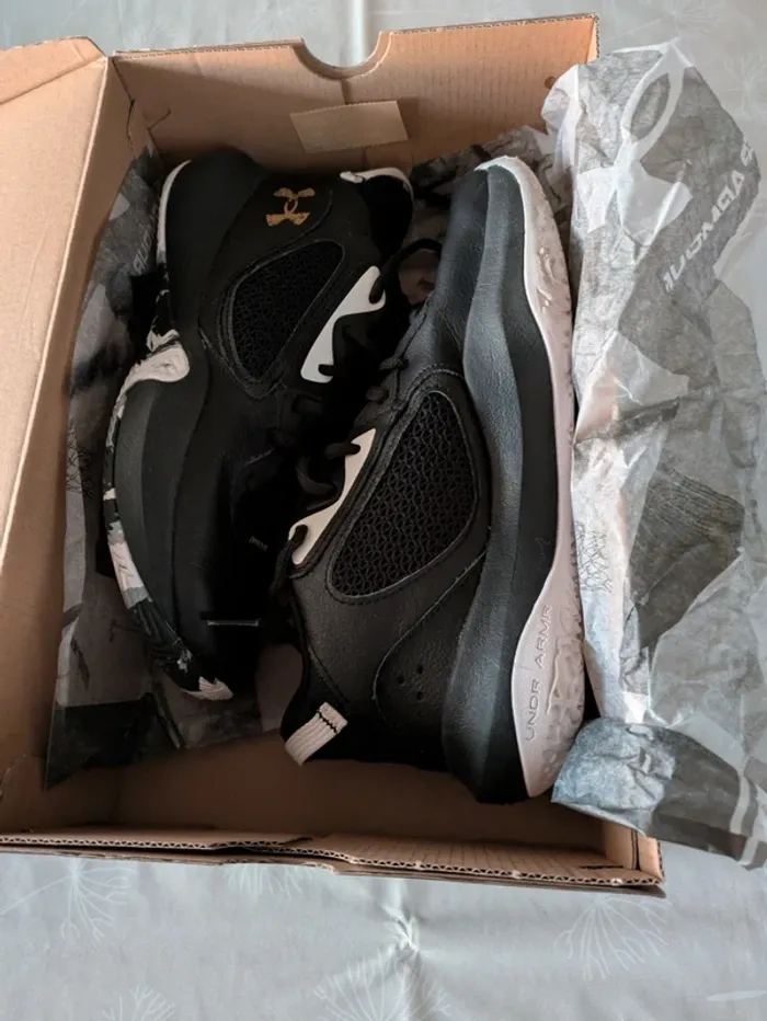 Chaussures de basket 38.5 Under Armour UA GS Lockdown 6 - photo numéro 2